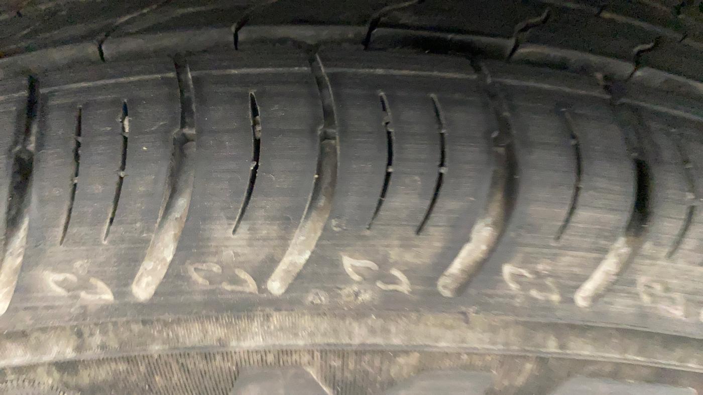 2023 Nissan MAGNITE XV PREMIUM, Petrol, Manual, 9,986 km, Right Rear Tyre Tread
