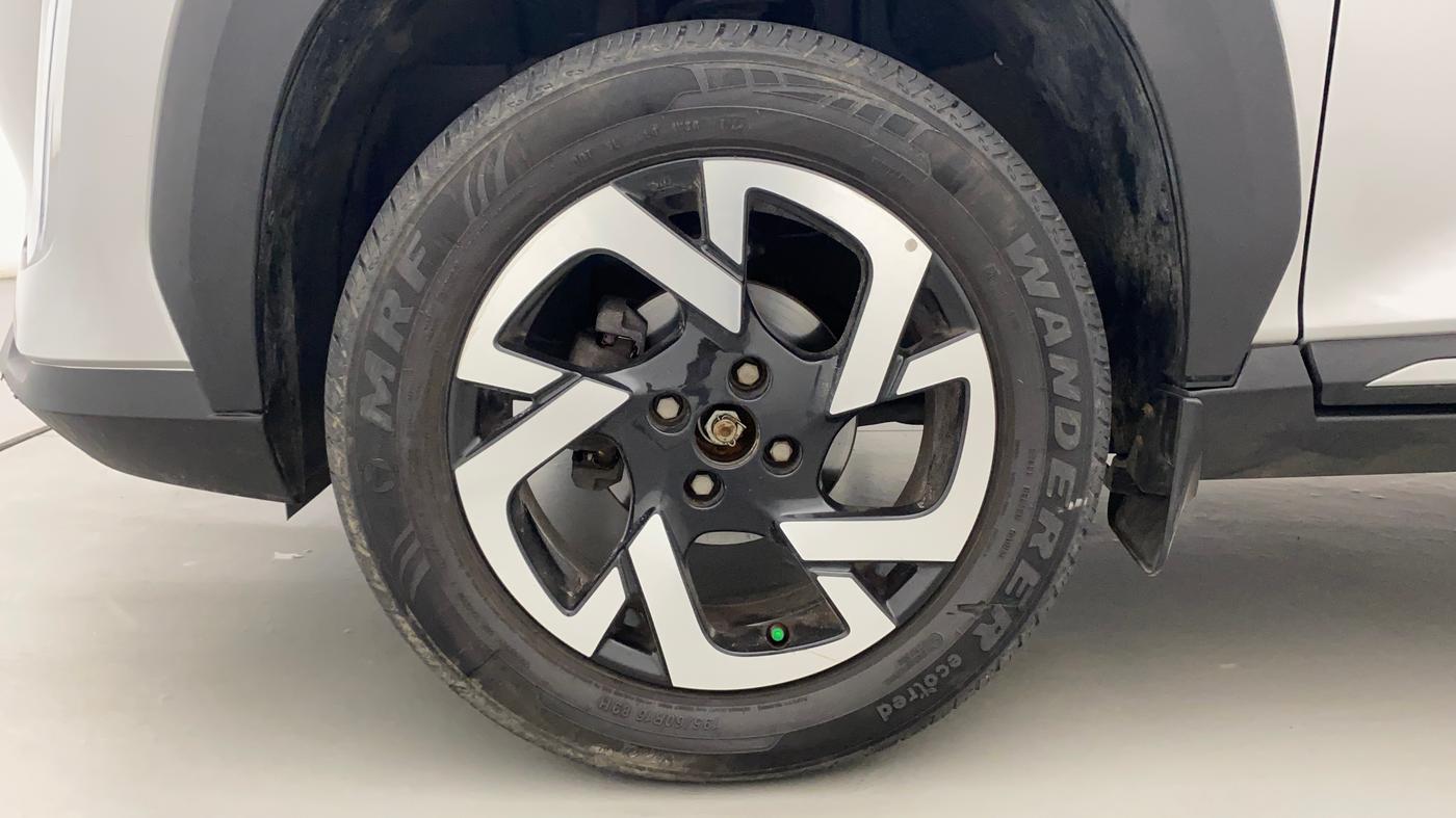 2023 Nissan MAGNITE XV PREMIUM, Petrol, Manual, 9,986 km, Left Front Wheel