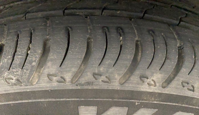 2023 Nissan MAGNITE XV PREMIUM, Petrol, Manual, 9,986 km, Right Front Tyre Tread