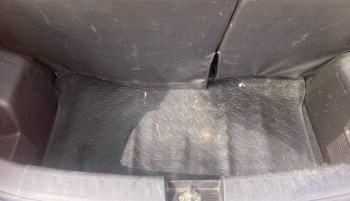 2016 Maruti Swift ZXI, Petrol, Manual, 74,197 km, Boot Inside