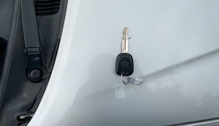 2014 Maruti Alto K10 LXI, Petrol, Manual, 53,066 km, Key Close Up