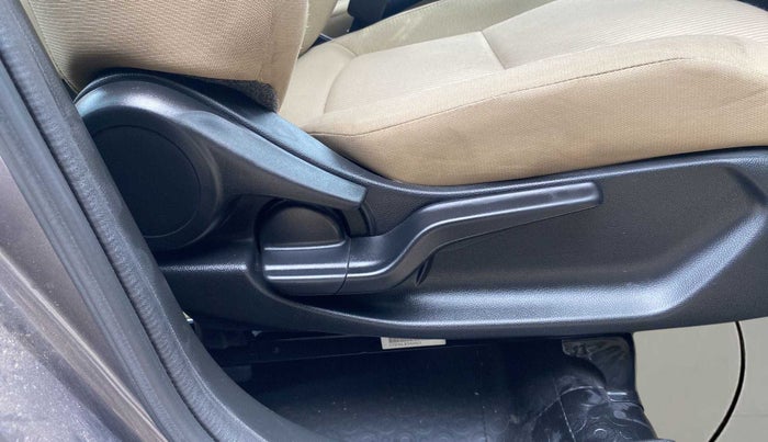2020 Honda Amaze 1.2L I-VTEC S CVT, Petrol, Automatic, 3,864 km, Driver Side Adjustment Panel