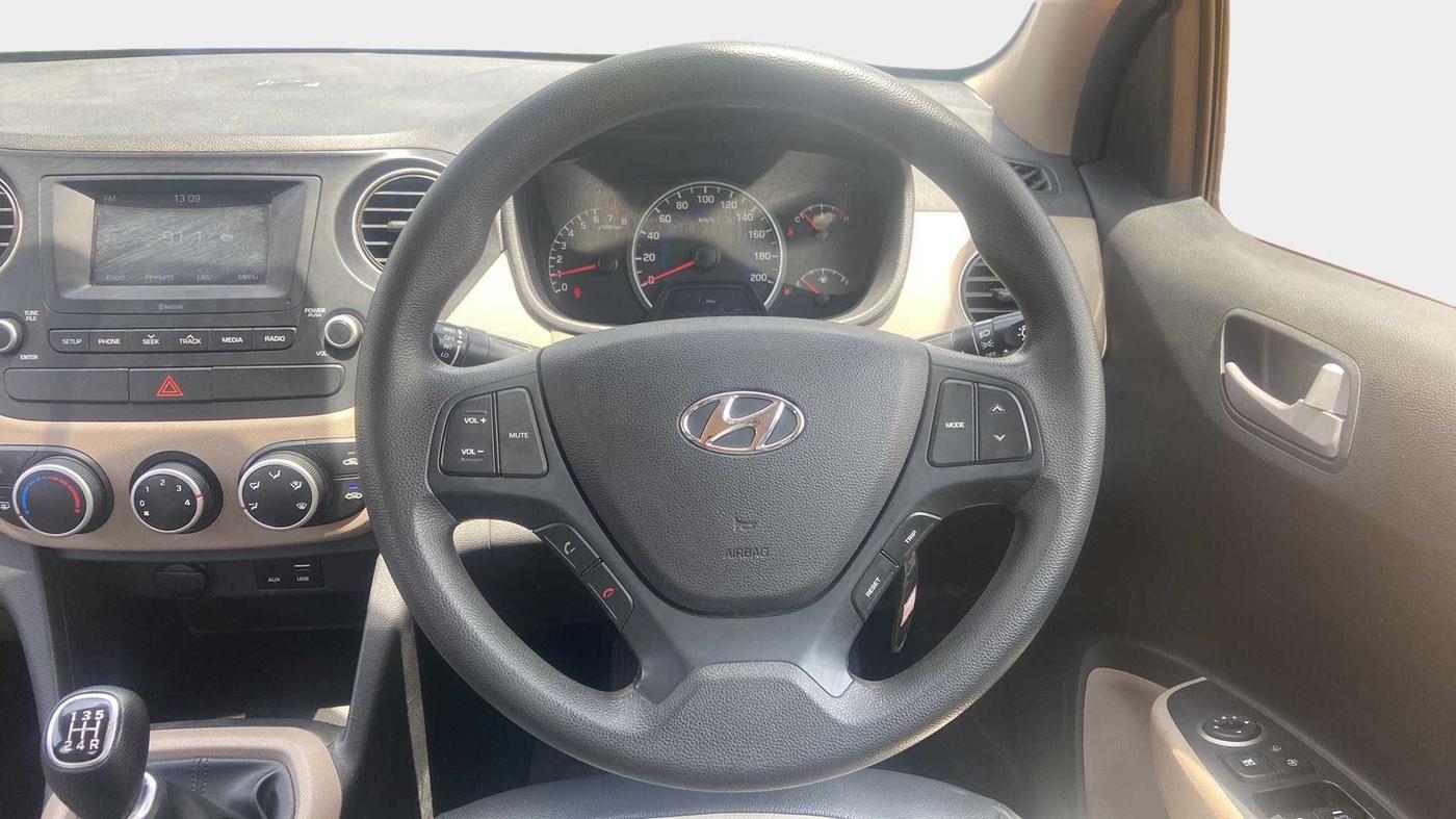 2018 Hyundai Grand i10 SPORTZ 1.2 KAPPA VTVT, Petrol, Manual, 31,851 km, Steering Wheel Close Up