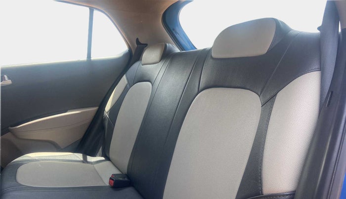 2018 Hyundai Grand i10 SPORTZ 1.2 KAPPA VTVT, Petrol, Manual, 31,851 km, Right Side Rear Door Cabin