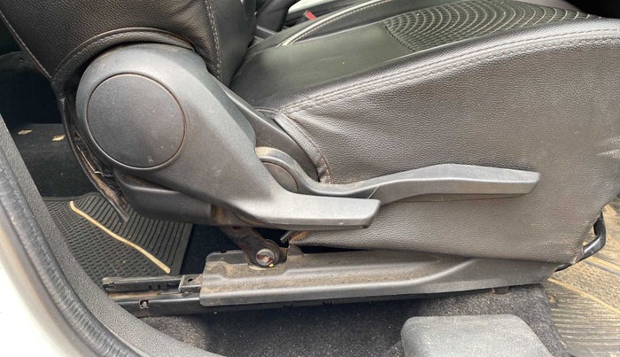 2020 Maruti Baleno ZETA PETROL 1.2, Petrol, Manual, 65,323 km, Driver Side Adjustment Panel