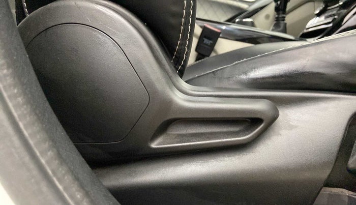 2021 Tata NEXON XZ PLUS PETROL SUNROOF, Petrol, Manual, 29,284 km, Driver Side Adjustment Panel