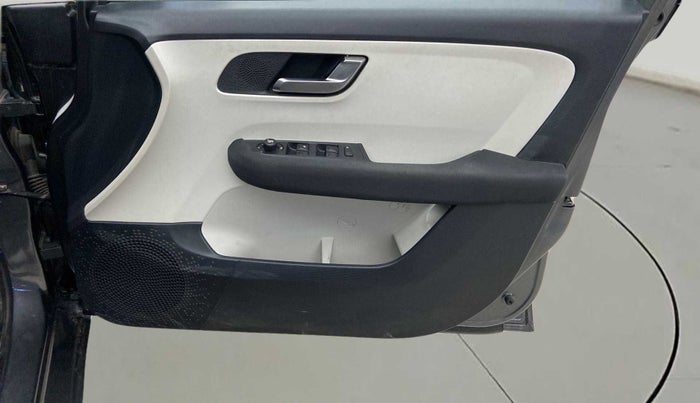 2022 Tata ALTROZ XZ I-TURBO PETROL, Petrol, Manual, 10,917 km, Driver Side Door Panels Control