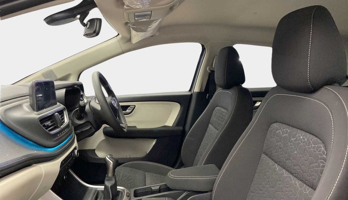 2022 Tata ALTROZ XZ I-TURBO PETROL, Petrol, Manual, 10,917 km, Right Side Front Door Cabin