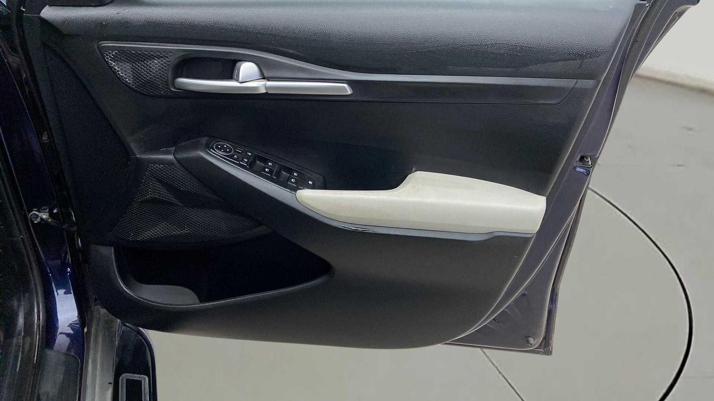 2022 KIA SELTOS HTK PLUS 1.5 IMT, Petrol, Manual, 14,160 km, Driver Side Door Panels Control
