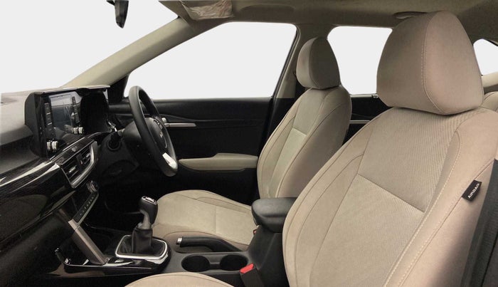2022 KIA SELTOS HTK PLUS 1.5 IMT, Petrol, Manual, 14,160 km, Right Side Front Door Cabin