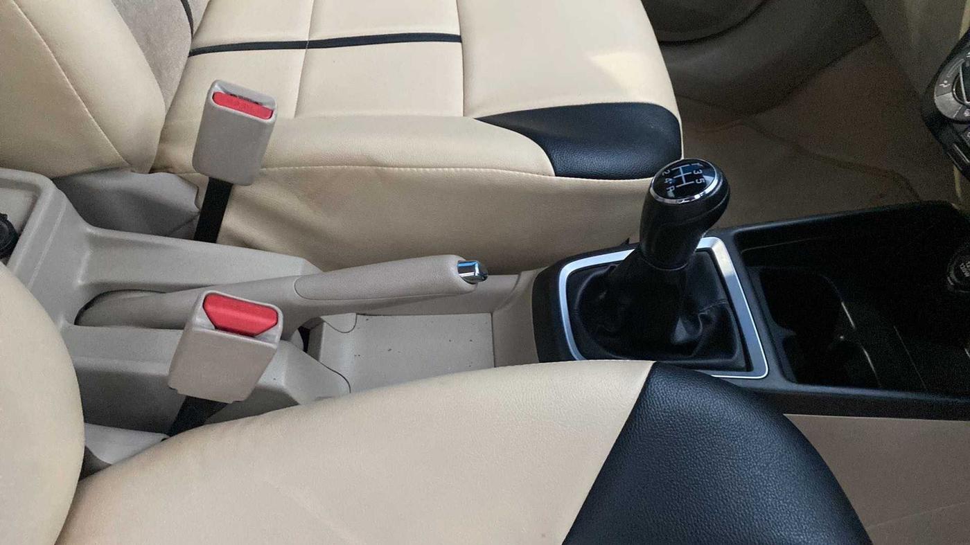 2018 Maruti Dzire VXI, Petrol, Manual, 49,641 km, Gear Lever