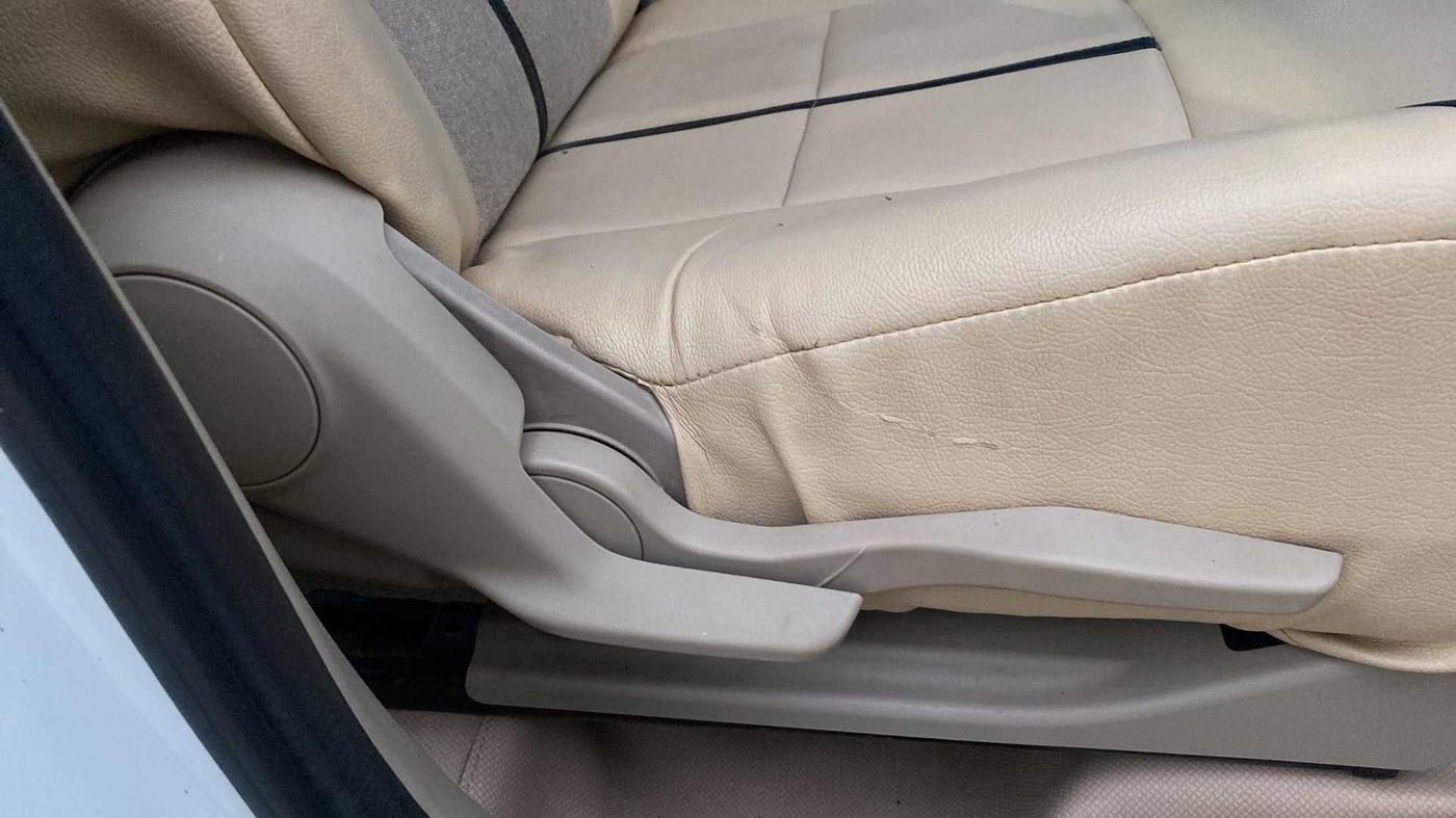 2018 Maruti Dzire VXI, Petrol, Manual, 49,641 km, Driver Side Adjustment Panel