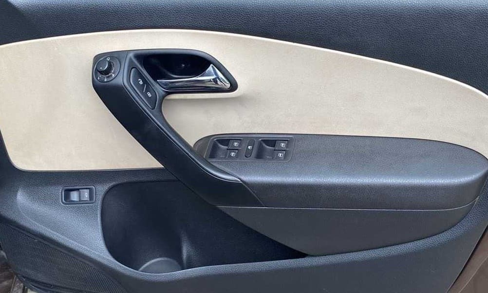 2020 Skoda Rapid STYLE TSI, Petrol, Manual, 64,338 km, Driver Side Door Panels Control