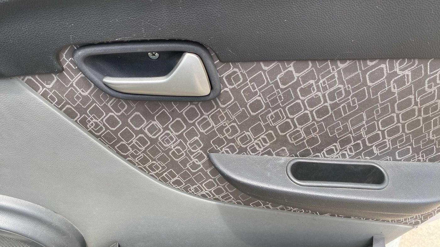 2017 Maruti Alto 800 LXI, Petrol, Manual, 47,510 km, Driver Side Door Panels Control