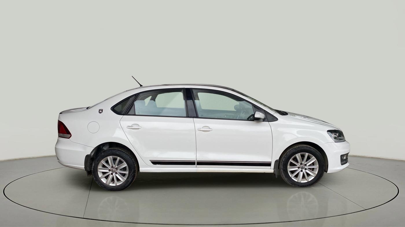 2017 Volkswagen Vento HIGHLINE PETROL AT, Petrol, Automatic, 95,278 km, Right Side View