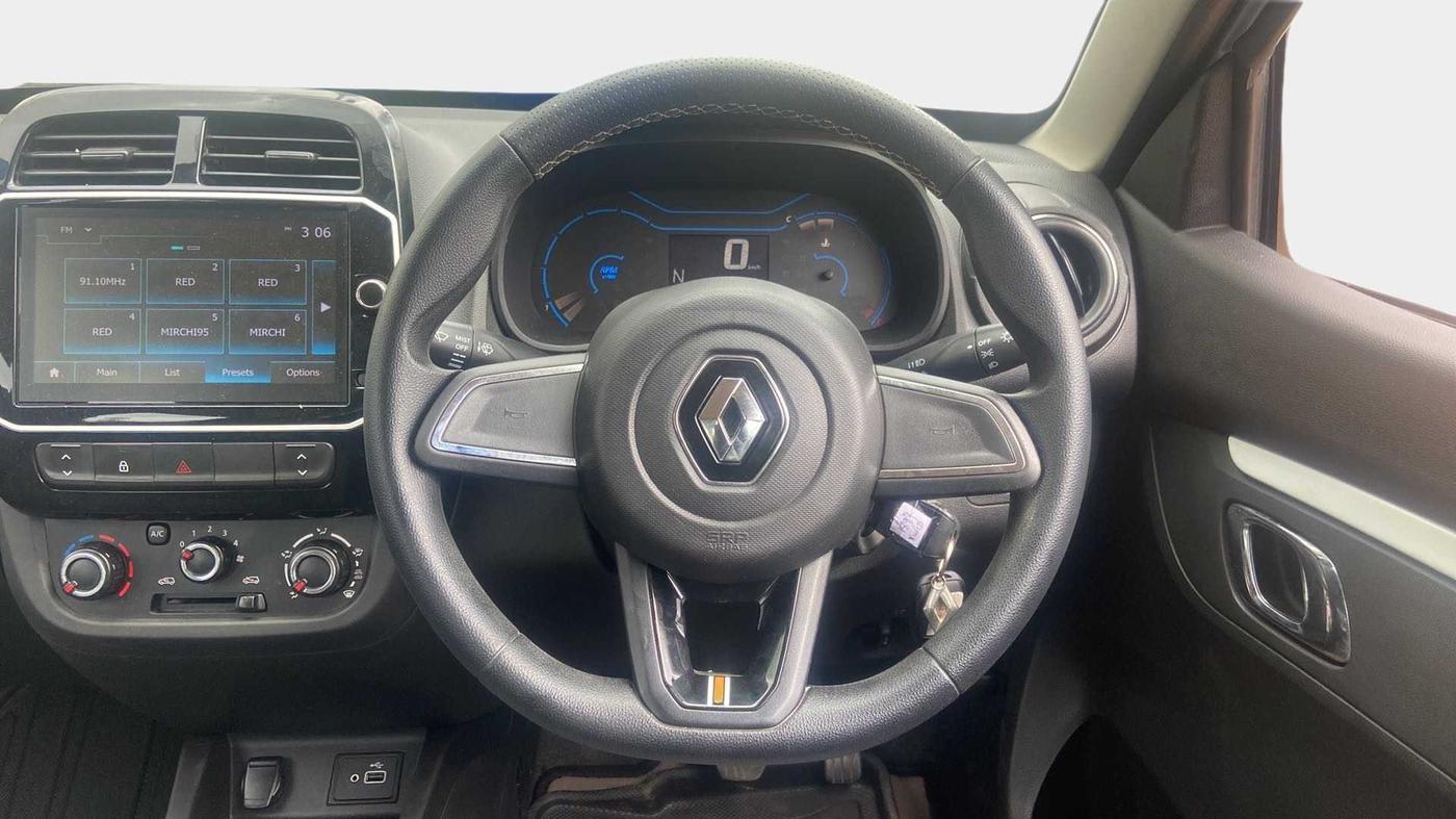 2022 Renault Kwid RXT 1.0 AMT (O), Petrol, Automatic, 19,430 km, Steering Wheel Close Up