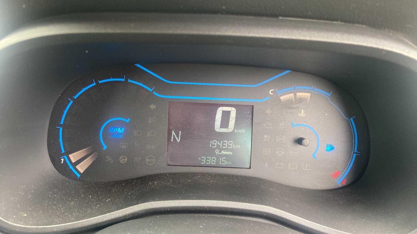 2022 Renault Kwid RXT 1.0 AMT (O), Petrol, Automatic, 19,430 km, Odometer Image