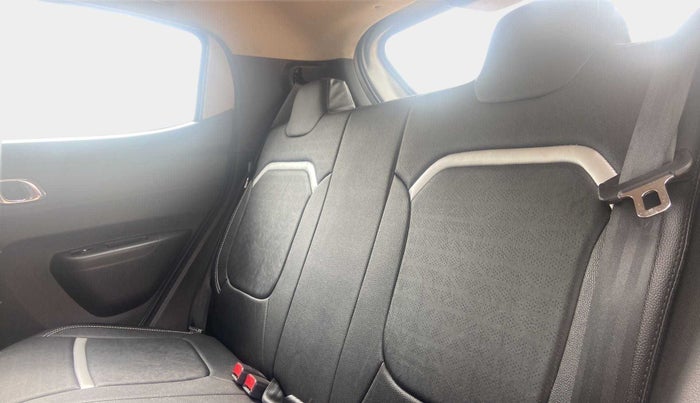2022 Renault Kwid RXT 1.0 AMT (O), Petrol, Automatic, 19,430 km, Right Side Rear Door Cabin