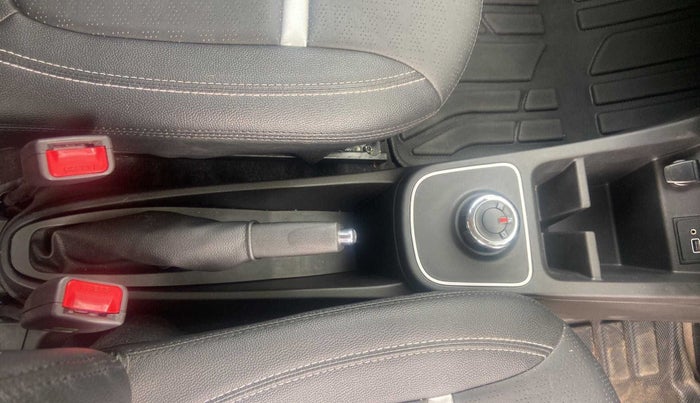 2022 Renault Kwid RXT 1.0 AMT (O), Petrol, Automatic, 19,430 km, Gear Lever