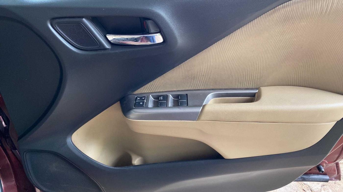 2015 Honda City 1.5L I-DTEC V, Diesel, Manual, 91,658 km, Driver Side Door Panels Control