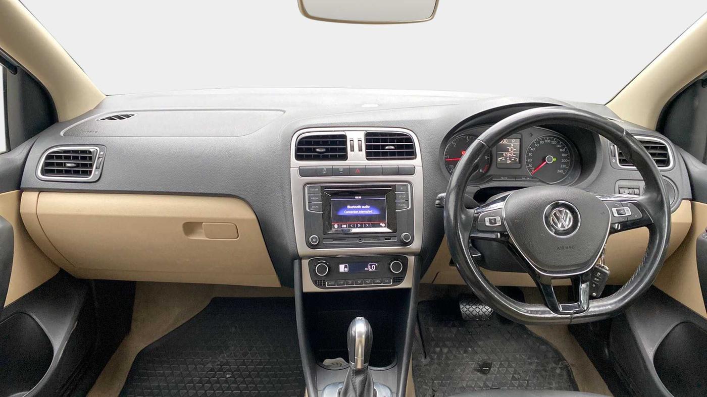 2017 Volkswagen Ameo HIGHLINE PLUS 1.5L AT 16 ALLOY, Diesel, Automatic, 57,237 km, Dashboard