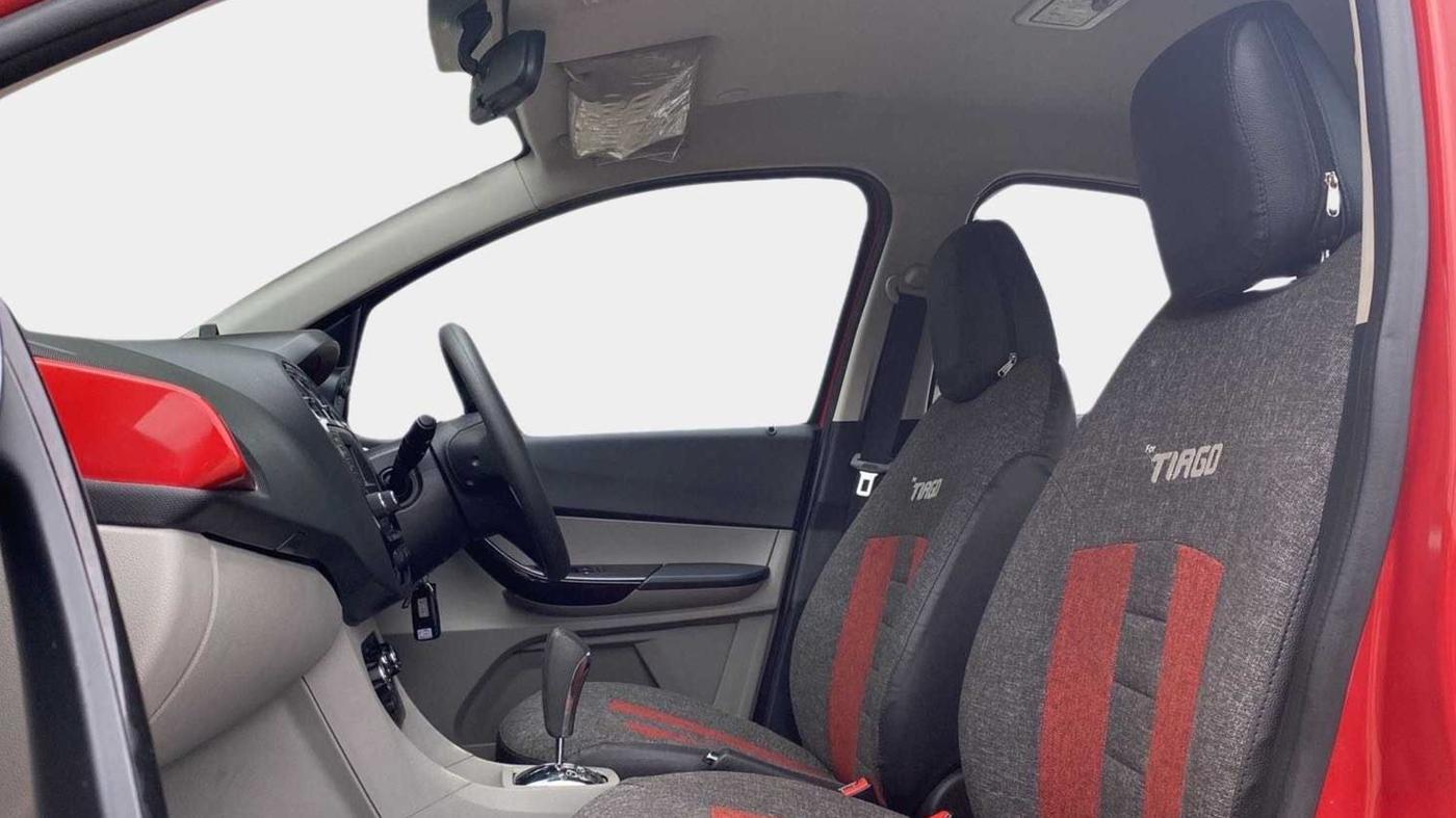 2017 Tata Tiago XZA PETROL, Petrol, Automatic, 22,175 km, Right Side Front Door Cabin