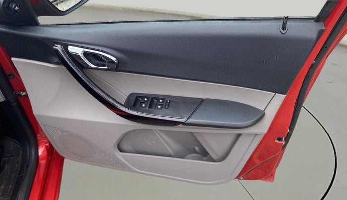 2017 Tata Tiago XZA PETROL, Petrol, Automatic, 22,175 km, Driver Side Door Panels Control