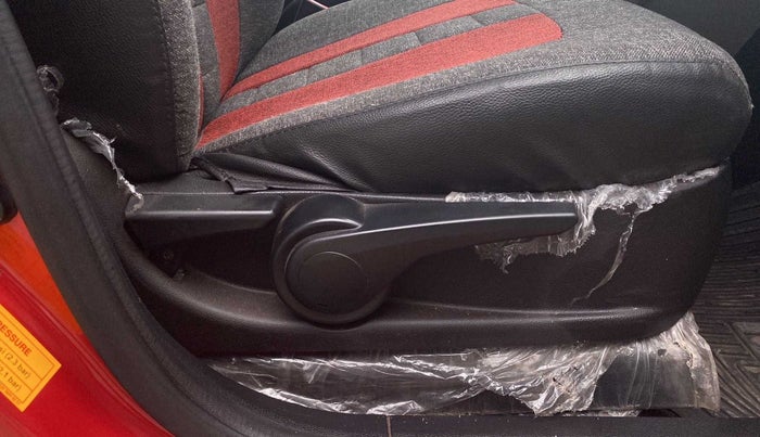 2017 Tata Tiago XZA PETROL, Petrol, Automatic, 22,175 km, Driver Side Adjustment Panel