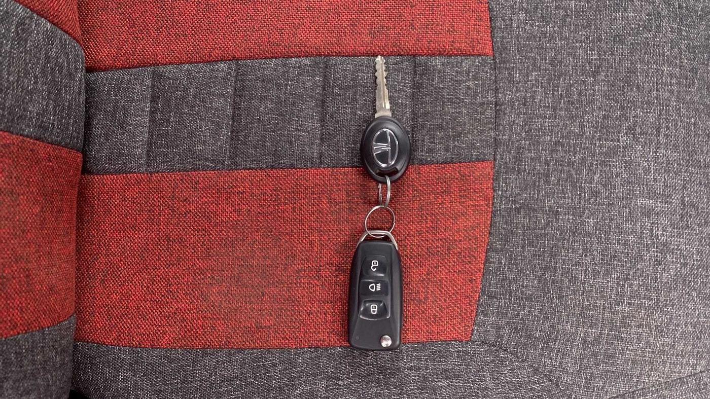2017 Tata Tiago XZA PETROL, Petrol, Automatic, 22,175 km, Key Close Up