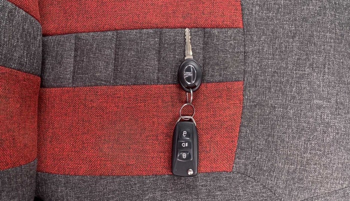 2017 Tata Tiago XZA PETROL, Petrol, Automatic, 22,175 km, Key Close Up