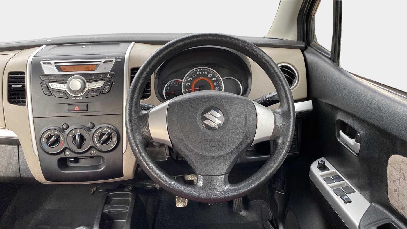 2015 Maruti Wagon R 1.0 VXI, Petrol, Manual, 43,688 km, Steering Wheel Close Up