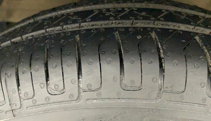 2020 Maruti Dzire VXI, Petrol, Manual, 55,791 km, Left Front Tyre Tread