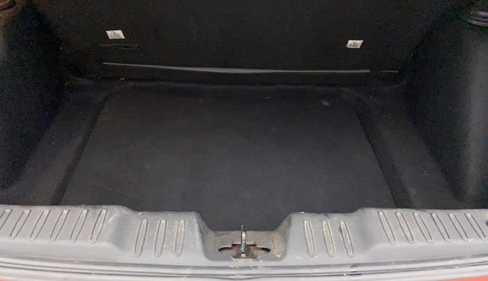 2021 Tata ALTROZ XZ DIESEL, Diesel, Manual, 17,262 km, Boot Inside