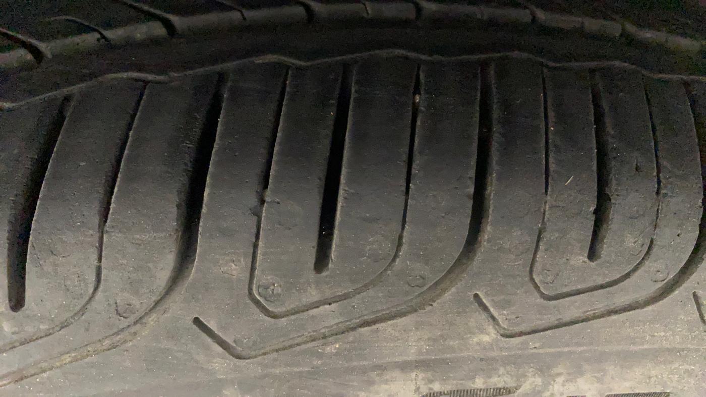 2021 Tata ALTROZ XZ DIESEL, Diesel, Manual, 17,262 km, Left Front Tyre Tread