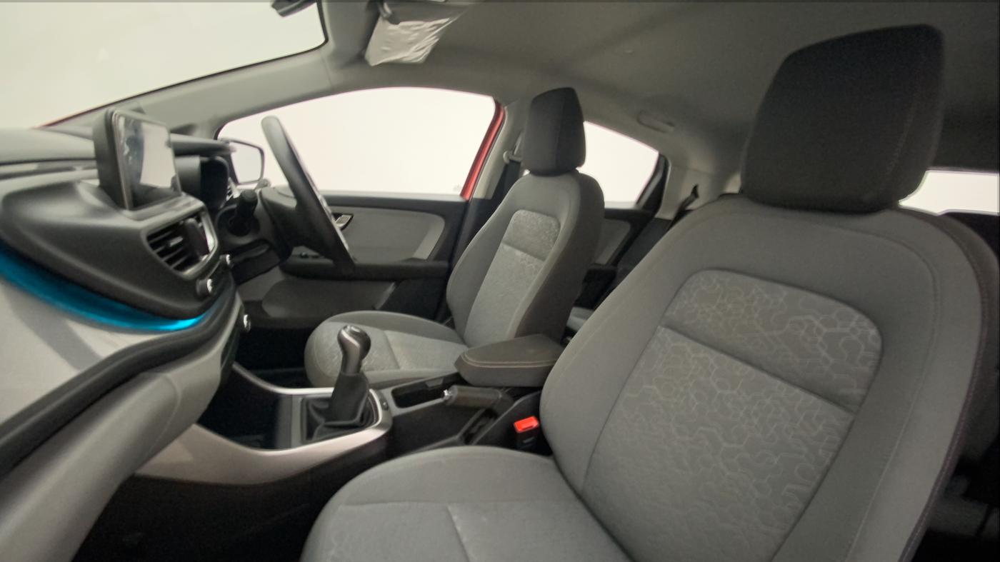 2021 Tata ALTROZ XZ DIESEL, Diesel, Manual, 17,262 km, Right Side Front Door Cabin