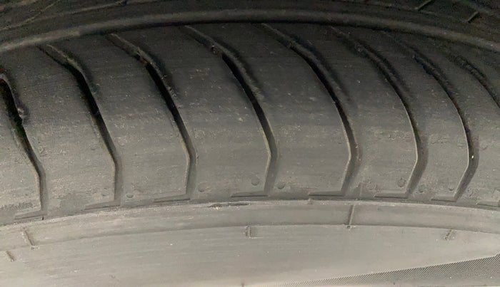2016 Ford Ecosport TITANIUM 1.5L PETROL, Petrol, Manual, 94,826 km, Right Front Tyre Tread