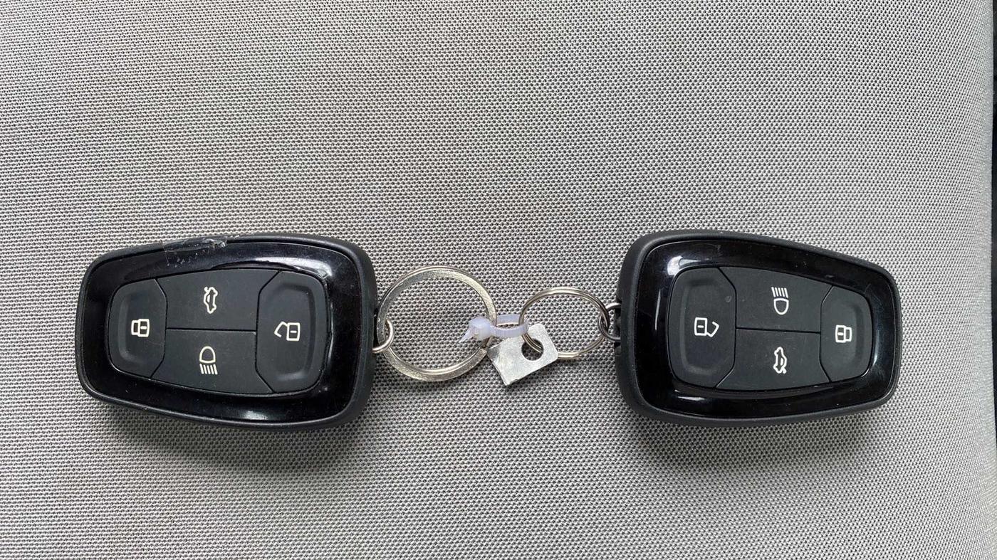 2020 Tata TIGOR XZ PLUS PETROL, Petrol, Manual, 27,603 km, Key Close Up