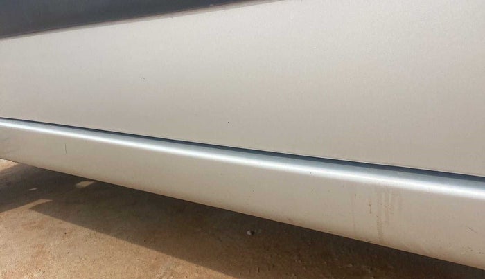 2016 Maruti Wagon R 1.0 VXI AMT, Petrol, Automatic, 23,912 km, Right running board - Minor scratches