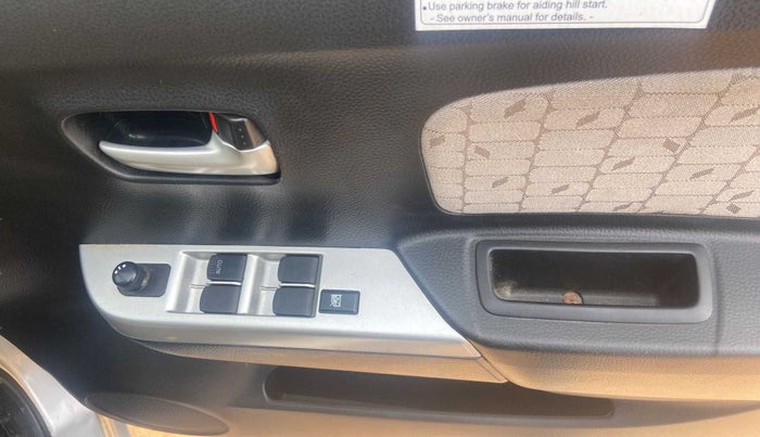 2016 Maruti Wagon R 1.0 VXI AMT, Petrol, Automatic, 23,912 km, Driver Side Door Panels Control