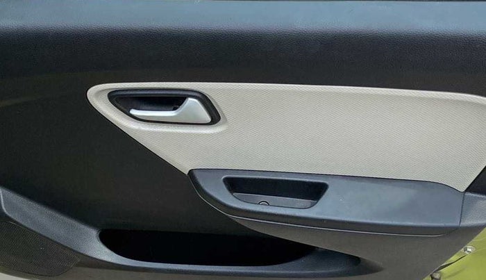 2020 Maruti Alto VXI, Petrol, Manual, 38,205 km, Driver Side Door Panels Control