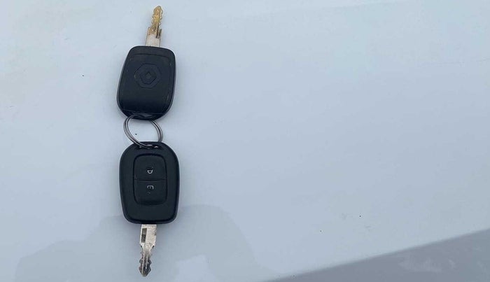 2016 Renault Kwid RXT 1.0 AMT, Petrol, Automatic, 35,085 km, Key Close Up