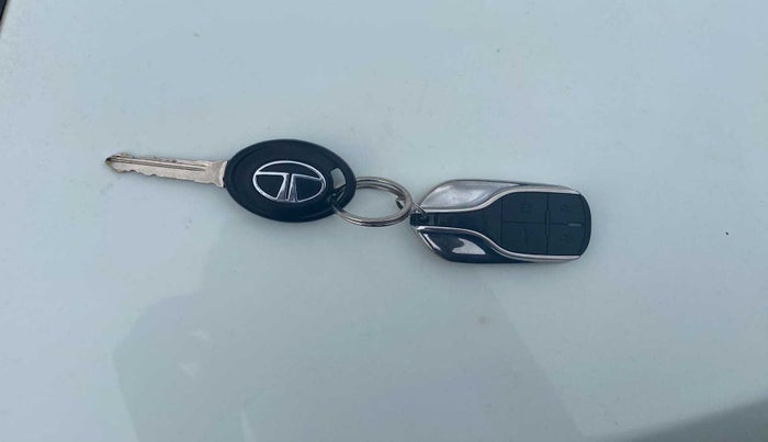 2018 Tata Zest XE PETROL, Petrol, Manual, 12,990 km, Key Close Up