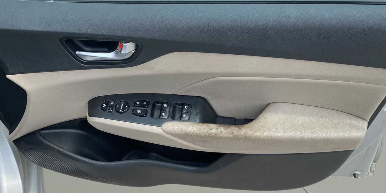 2018 Hyundai Verna 1.6 VTVT SX O, Petrol, Manual, 61,022 km, Driver Side Door Panels Control