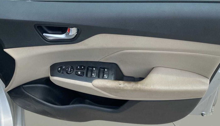 2018 Hyundai Verna 1.6 VTVT SX O, Petrol, Manual, 61,022 km, Driver Side Door Panels Control