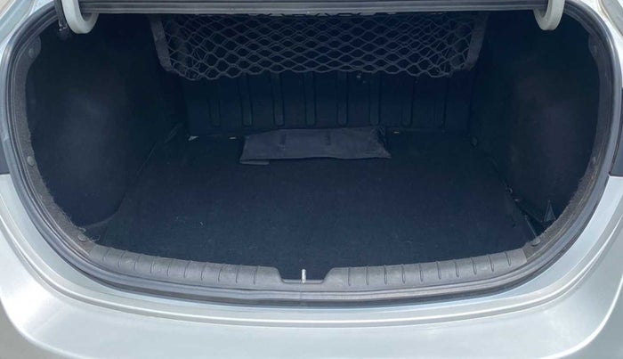 2018 Hyundai Verna 1.6 VTVT SX O, Petrol, Manual, 61,022 km, Boot Inside