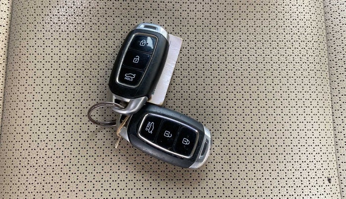 2018 Hyundai Verna 1.6 VTVT SX O, Petrol, Manual, 61,022 km, Key Close Up