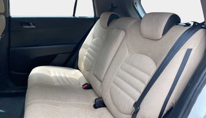 2017 Hyundai Creta SX PLUS 1.6 DIESEL, Diesel, Manual, 1,08,343 km, Right Side Rear Door Cabin