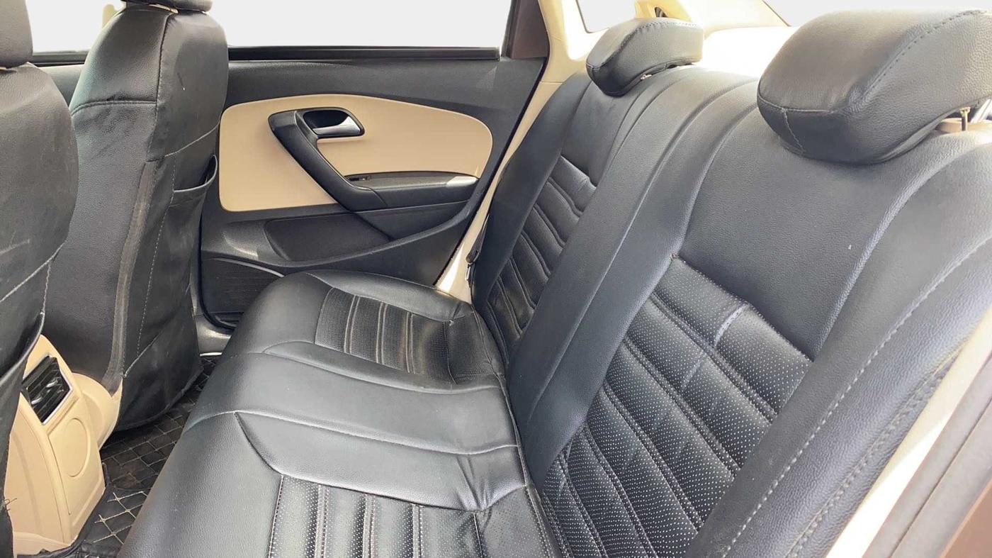2017 Volkswagen Ameo HIGHLINE PLUS 1.5L AT 16 ALLOY, Diesel, Automatic, 1,05,039 km, Right Side Rear Door Cabin