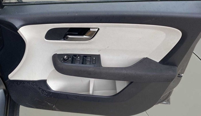2023 Tata ALTROZ XZ PETROL, Petrol, Manual, 4,247 km, Driver Side Door Panels Control
