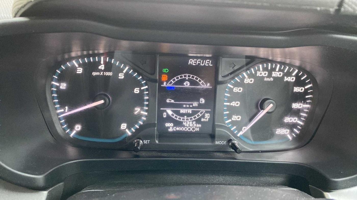 2023 Tata ALTROZ XZ PETROL, Petrol, Manual, 4,247 km, Odometer Image